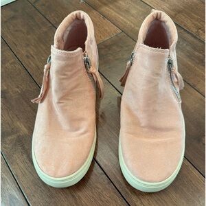 Girls Pink Casual Shoes